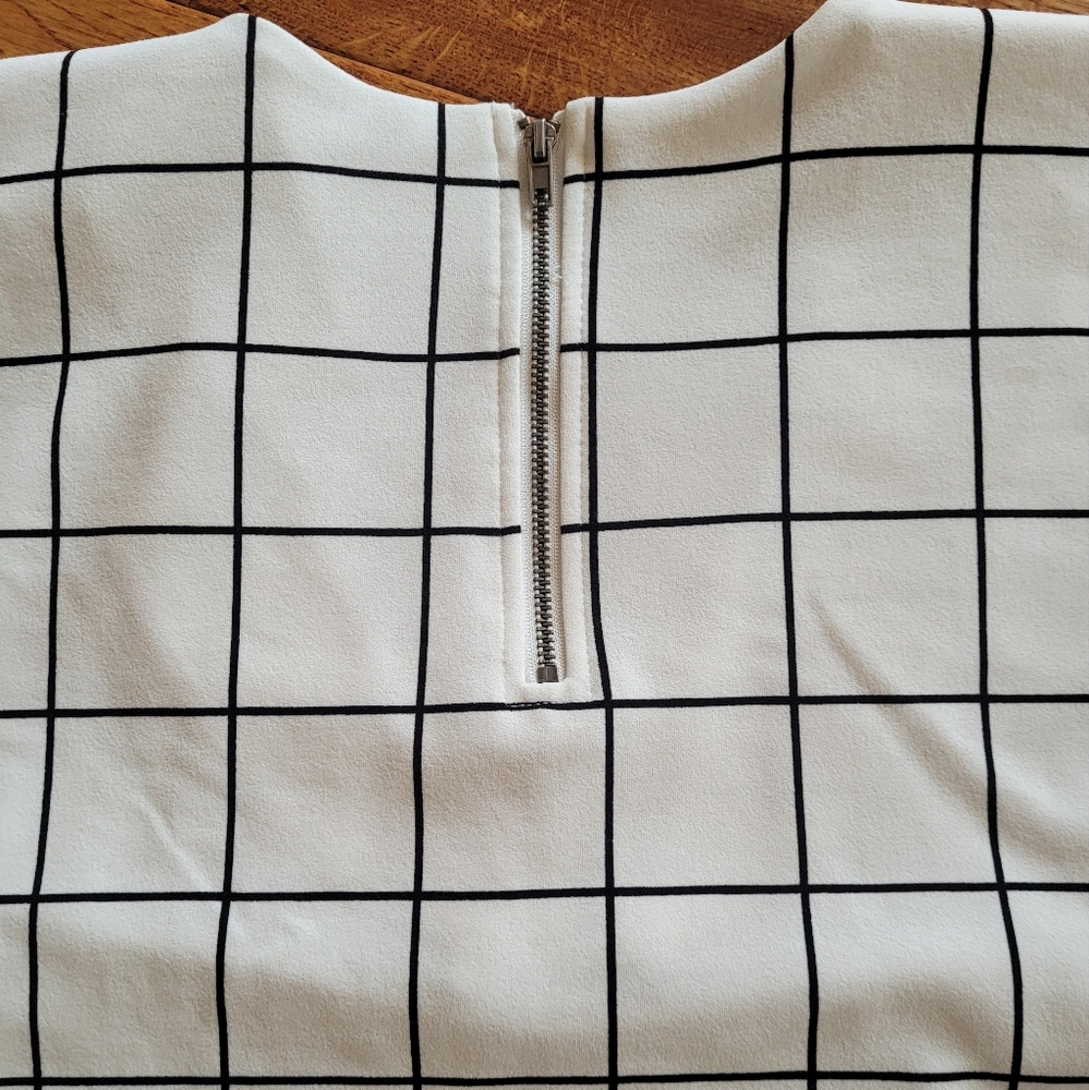 Window pane top - Picture 2 of 4